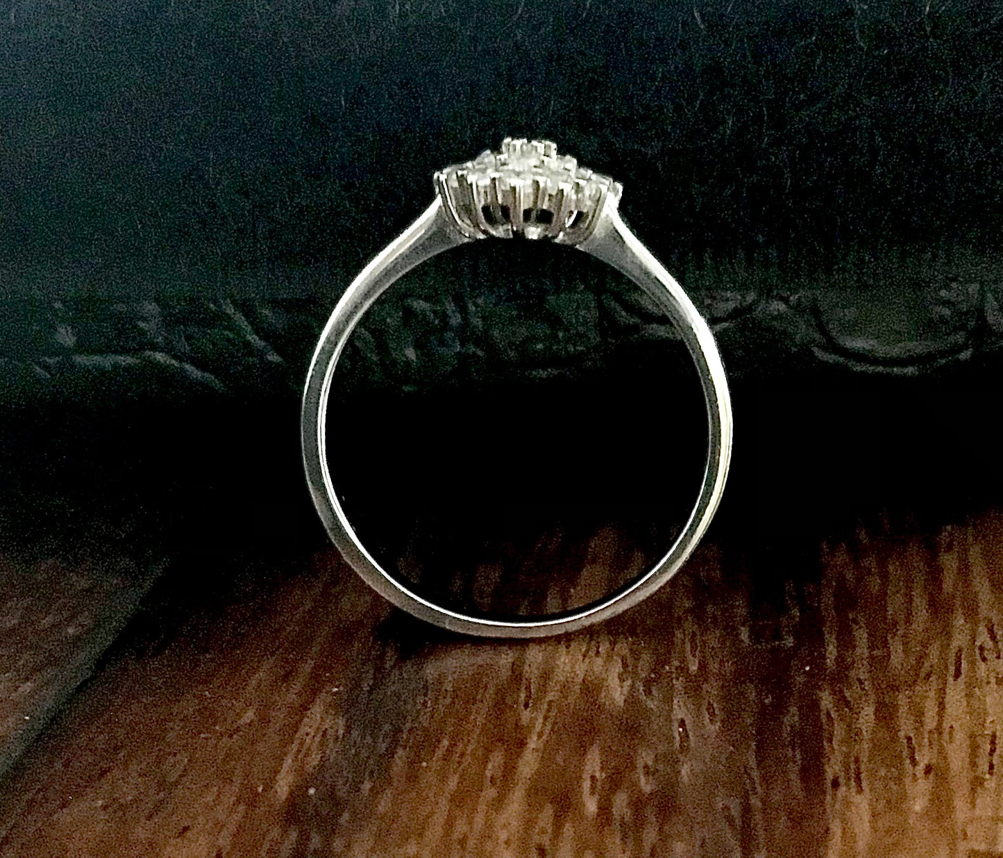 Anillo de Plata 925 con Zirconias modelo Flor