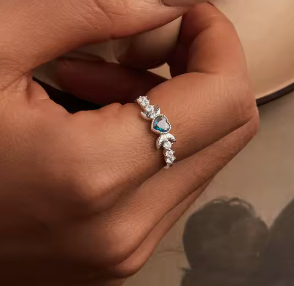 Anillo de Plata 925 con Zirconia, modelo Dos Lunas / Corazón