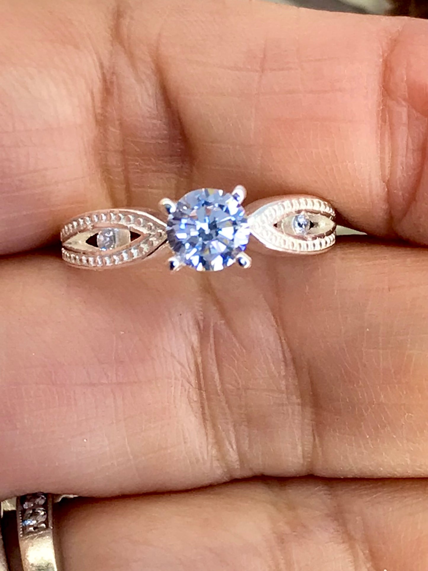 Anillo de Plata 925 con Zirconias