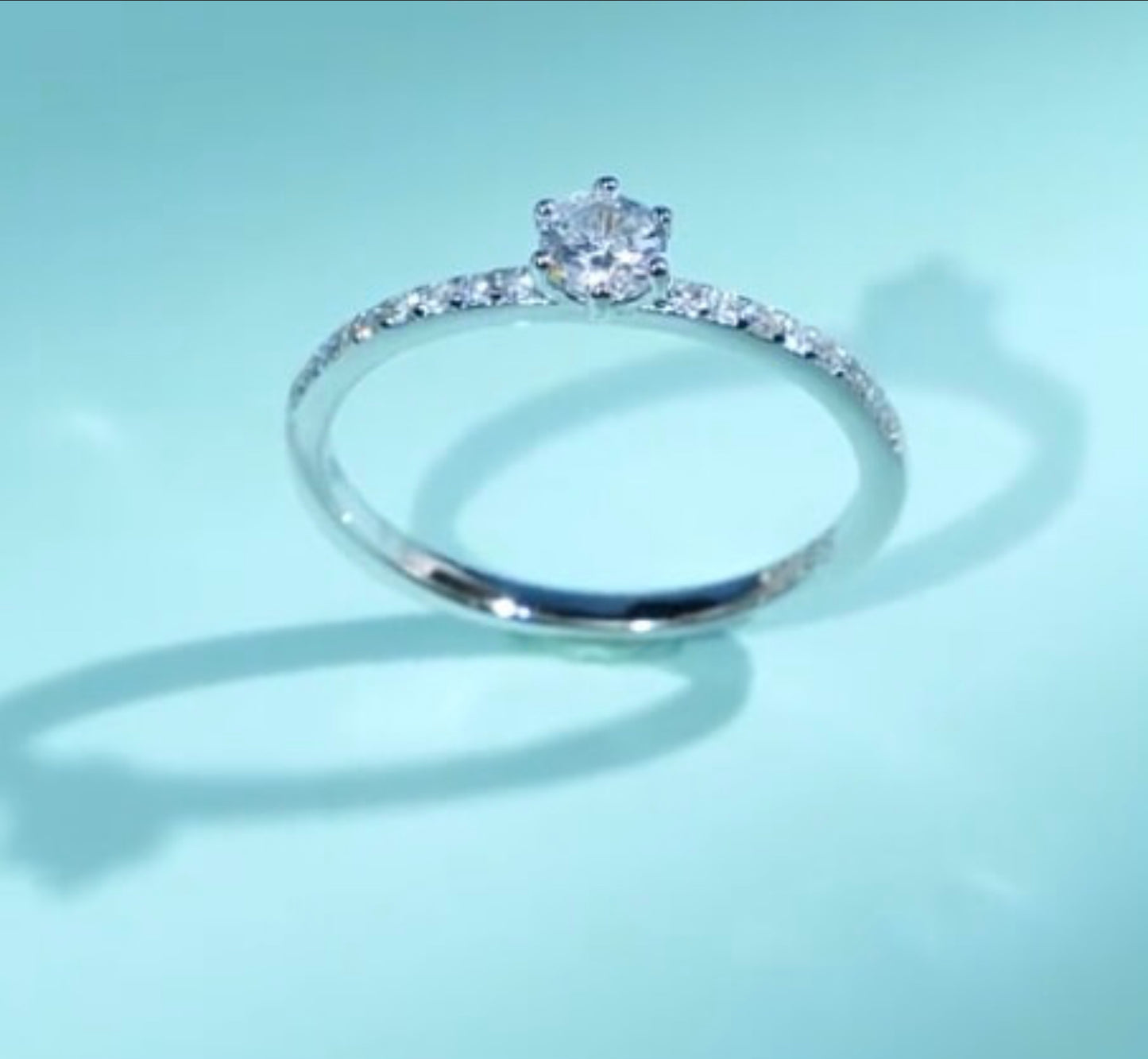 Anillo de Plata 925 con Zirconias
