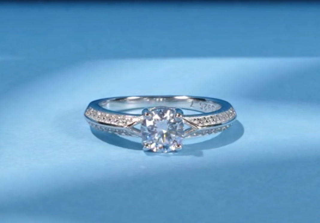 Anillo de Plata 925 con Zirconias