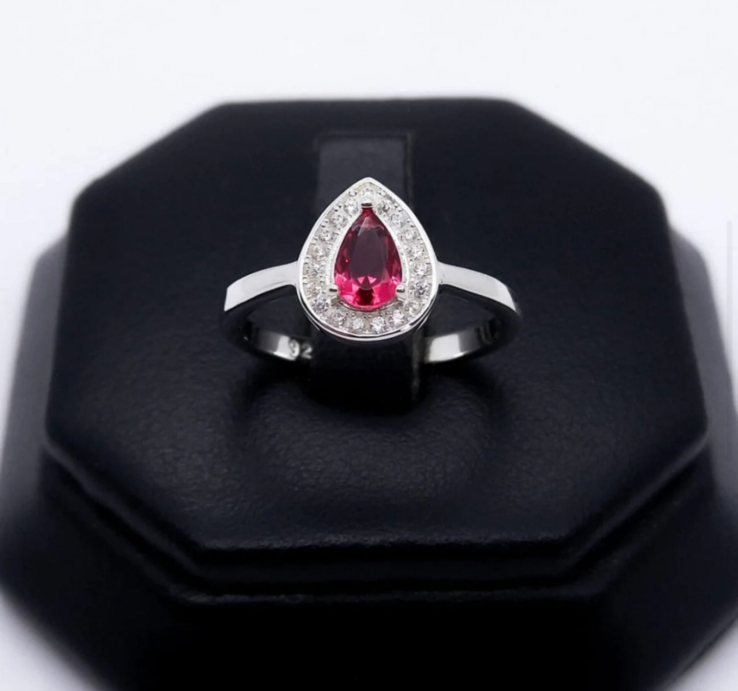Anillo de Plata 925, modelo Pera