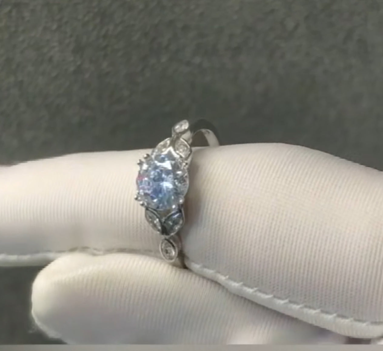 Anillo de Plata 925 con Zirconias