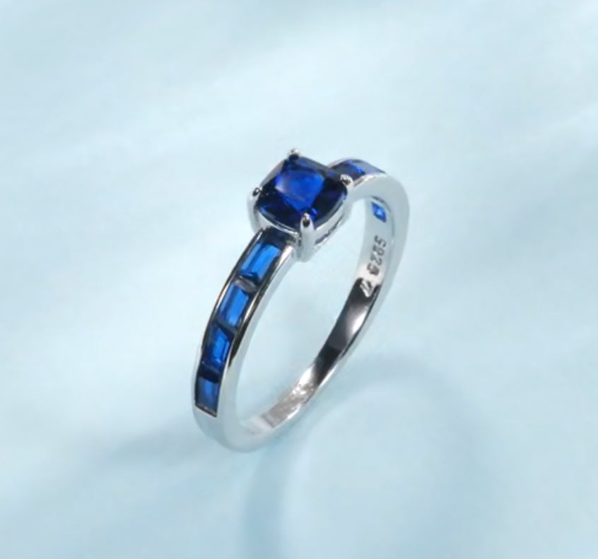 Anillo de Plata 925 con Zirconia