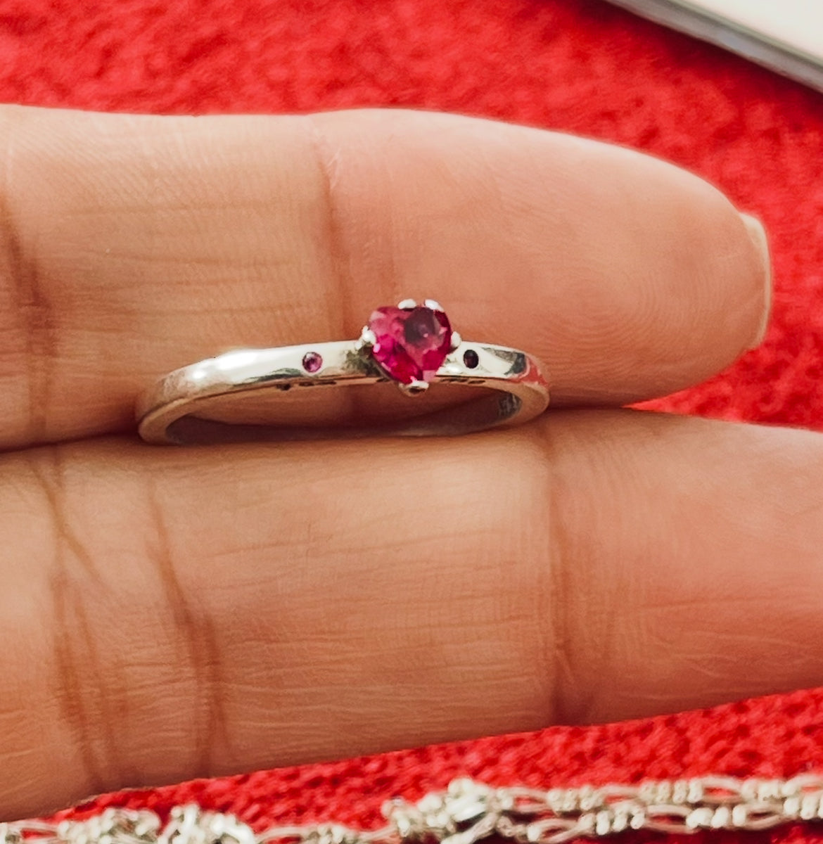 Anillo de Plata 925 con Zirconia modelo Corazón GRABADO “Tu y Yo”