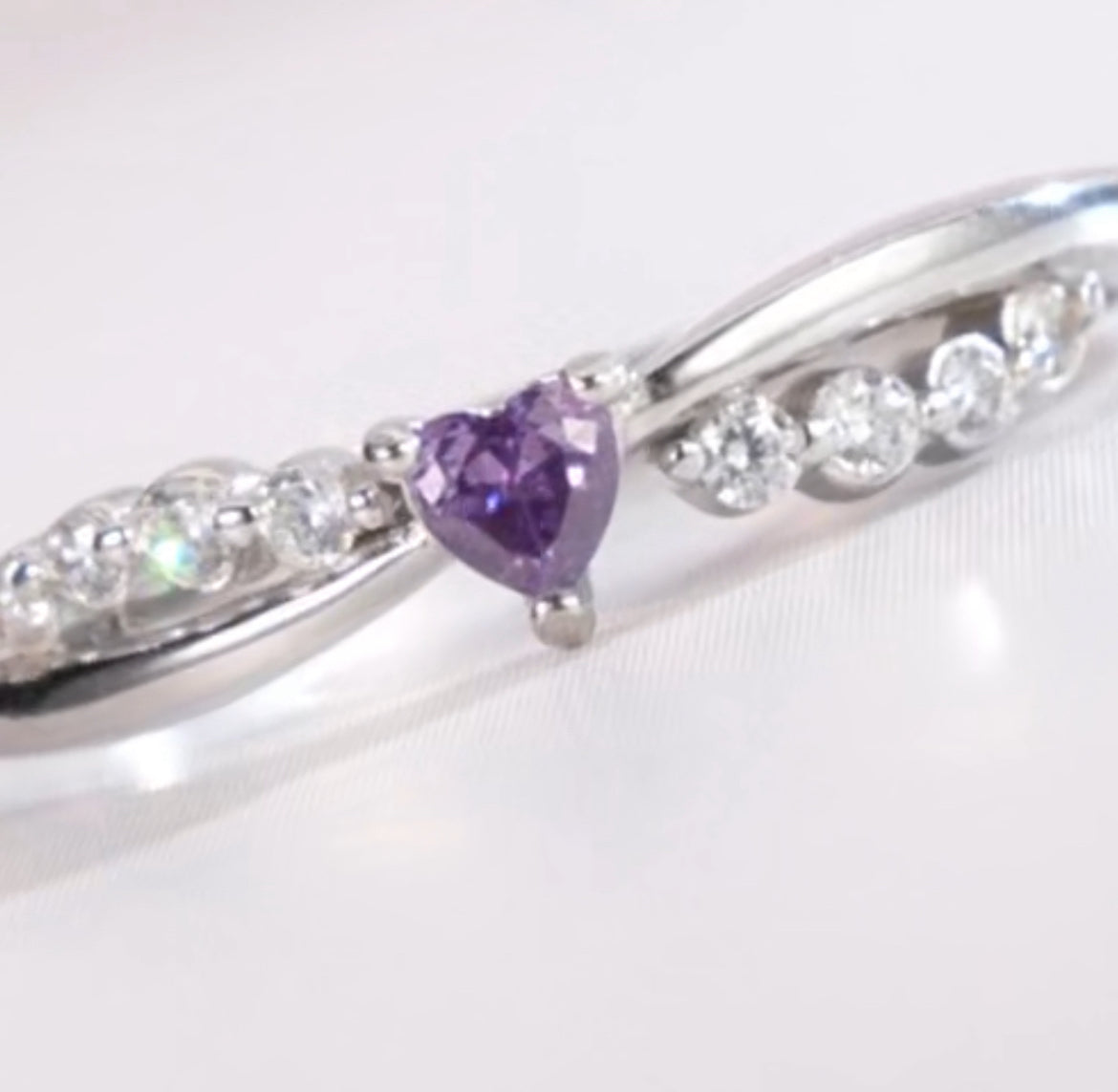 Anillo de Plata 925 con Zirconias modelo Corazón