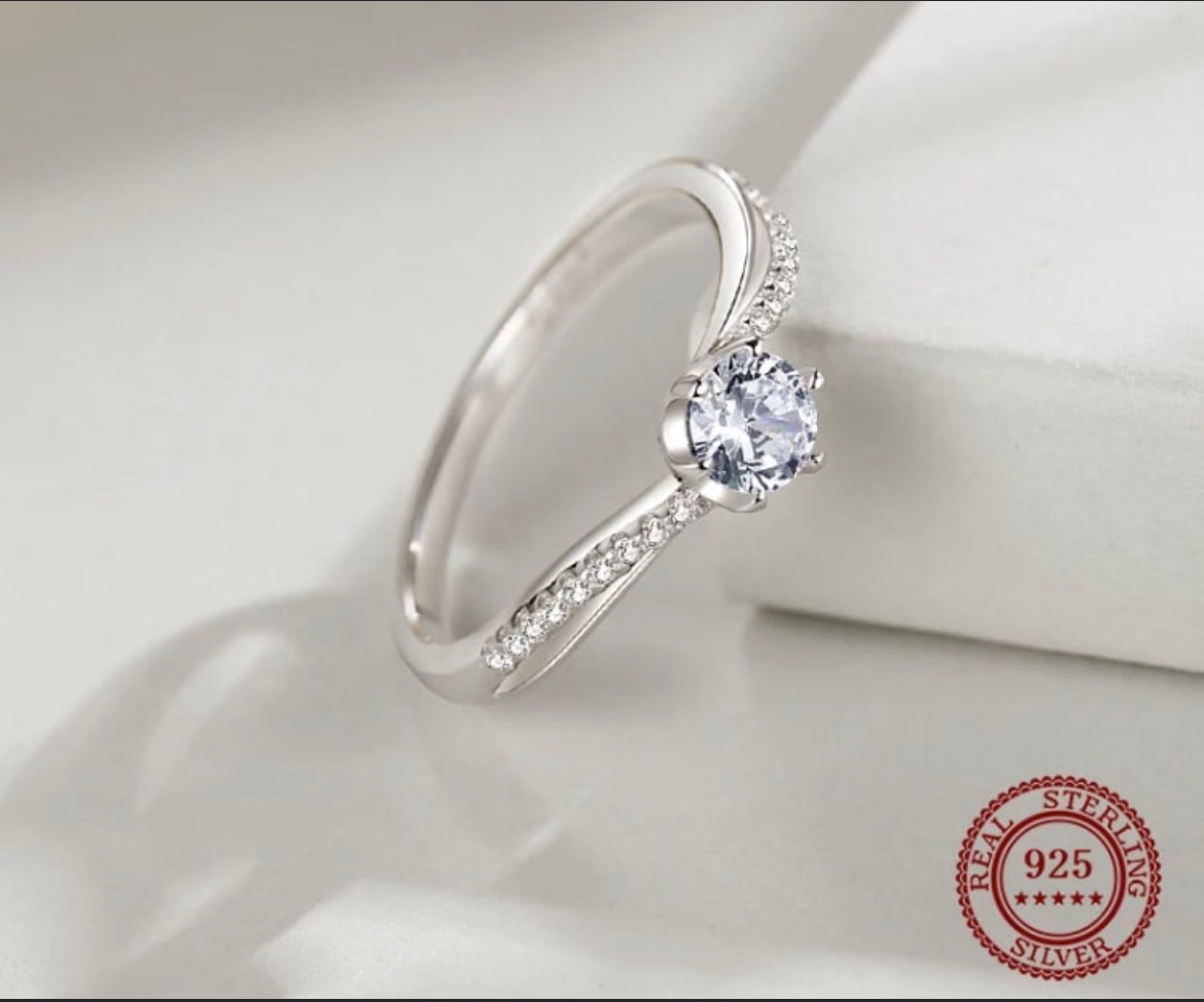 Anillo de Plata 925 con Zirconias