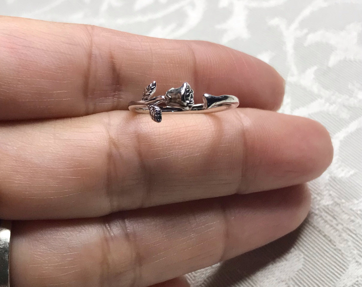 Anillo de Plata modelo Rosa 🌹, Ajustable al Dedo