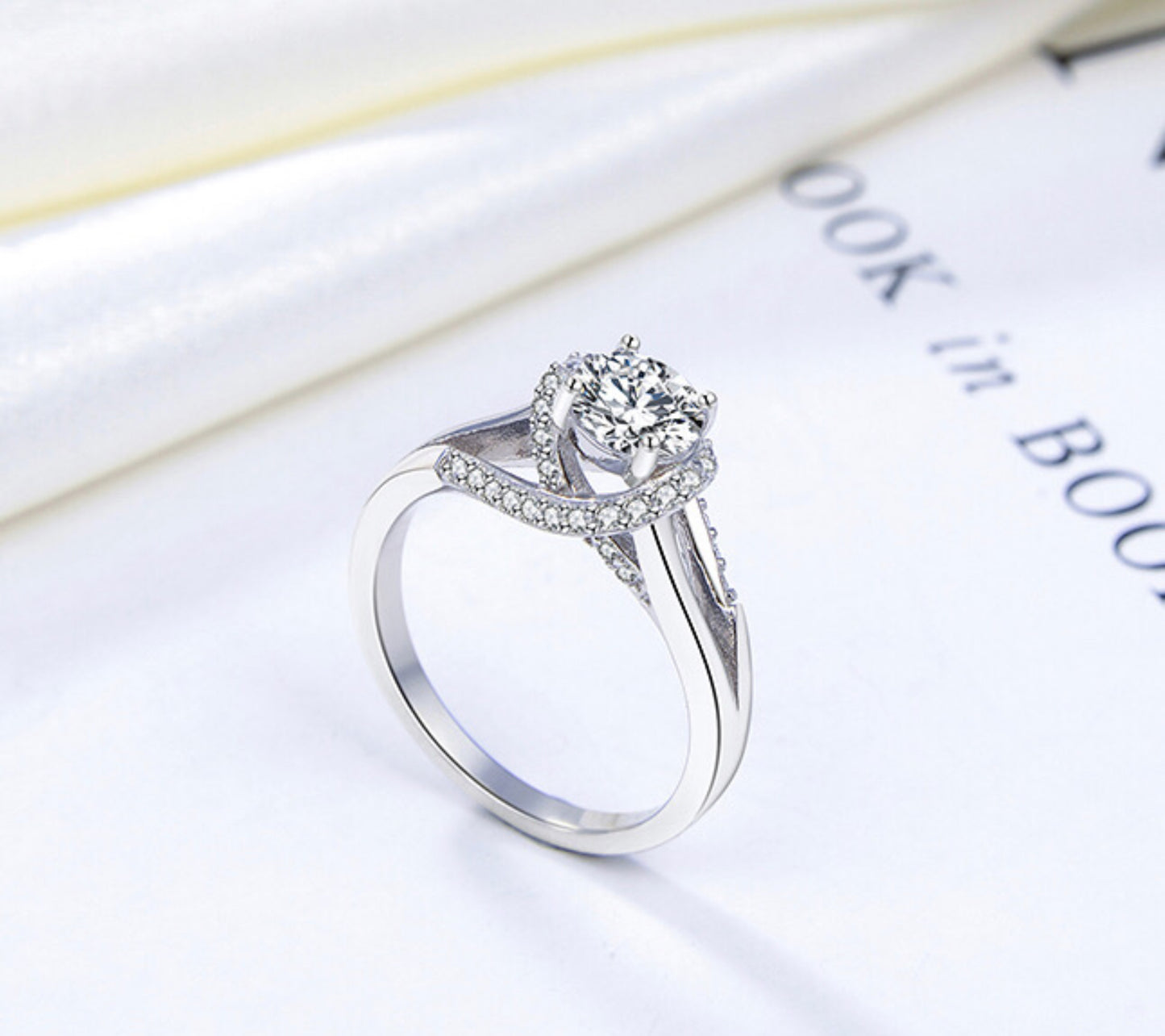 Anillo de Plata 925 con Zirconias modelo Infinito
