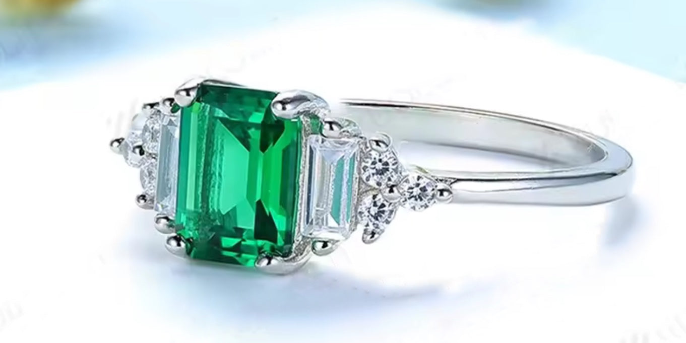 Anillo de Plata 925 con Zirconias