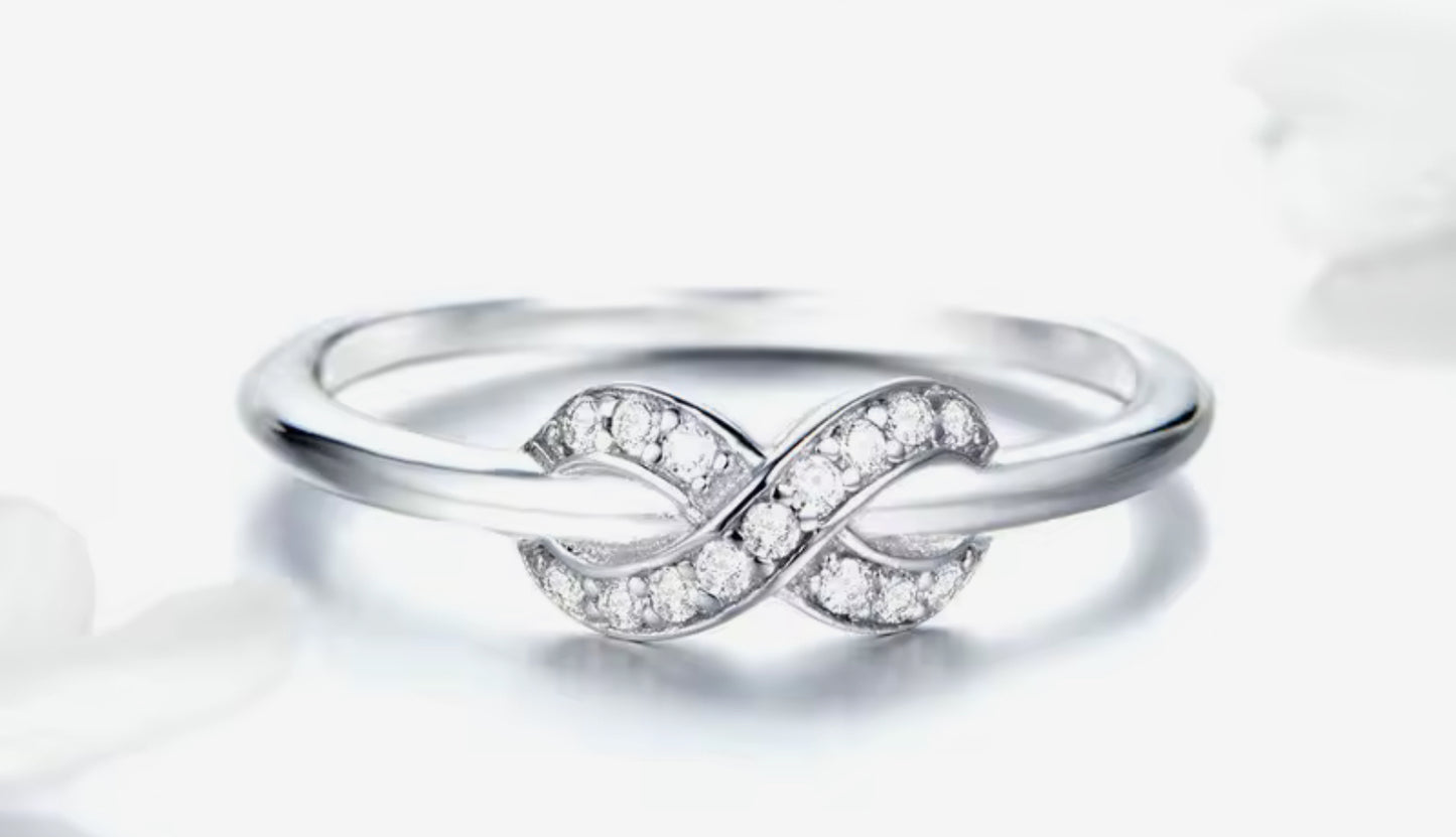 Anillo de Plata 925 con Zirconias