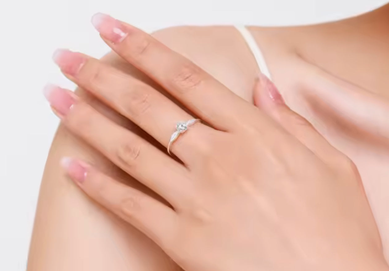 Anillo de Plata con Zirconias