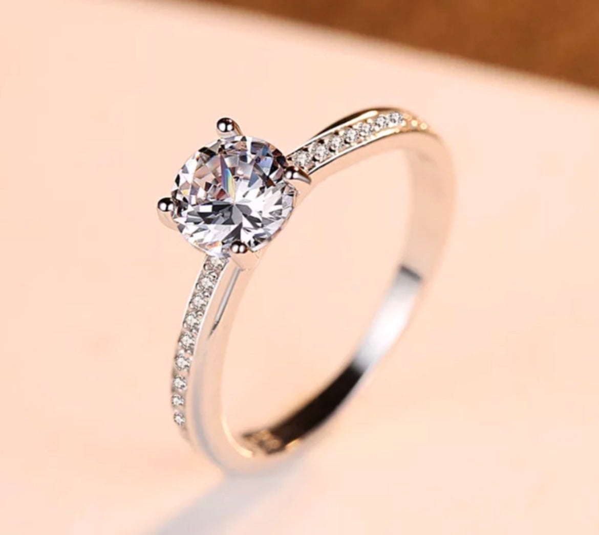 Anillo de Plata 925 con Zirconias