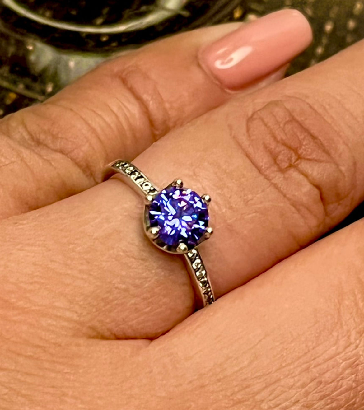 Anillo de Plata 925 con Zirconias modelo “Corona”