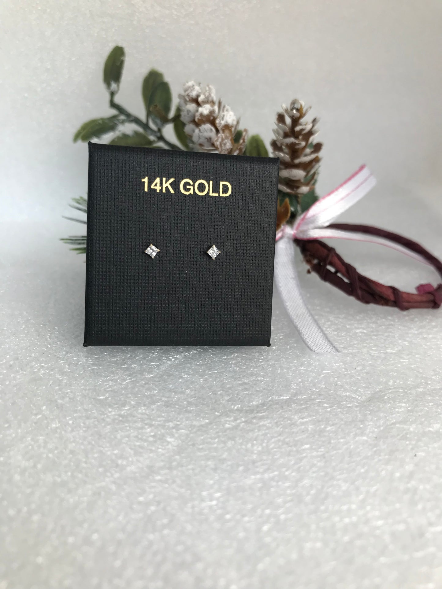 Broqueles de Oro 14k con Zirconias Corte Princesa