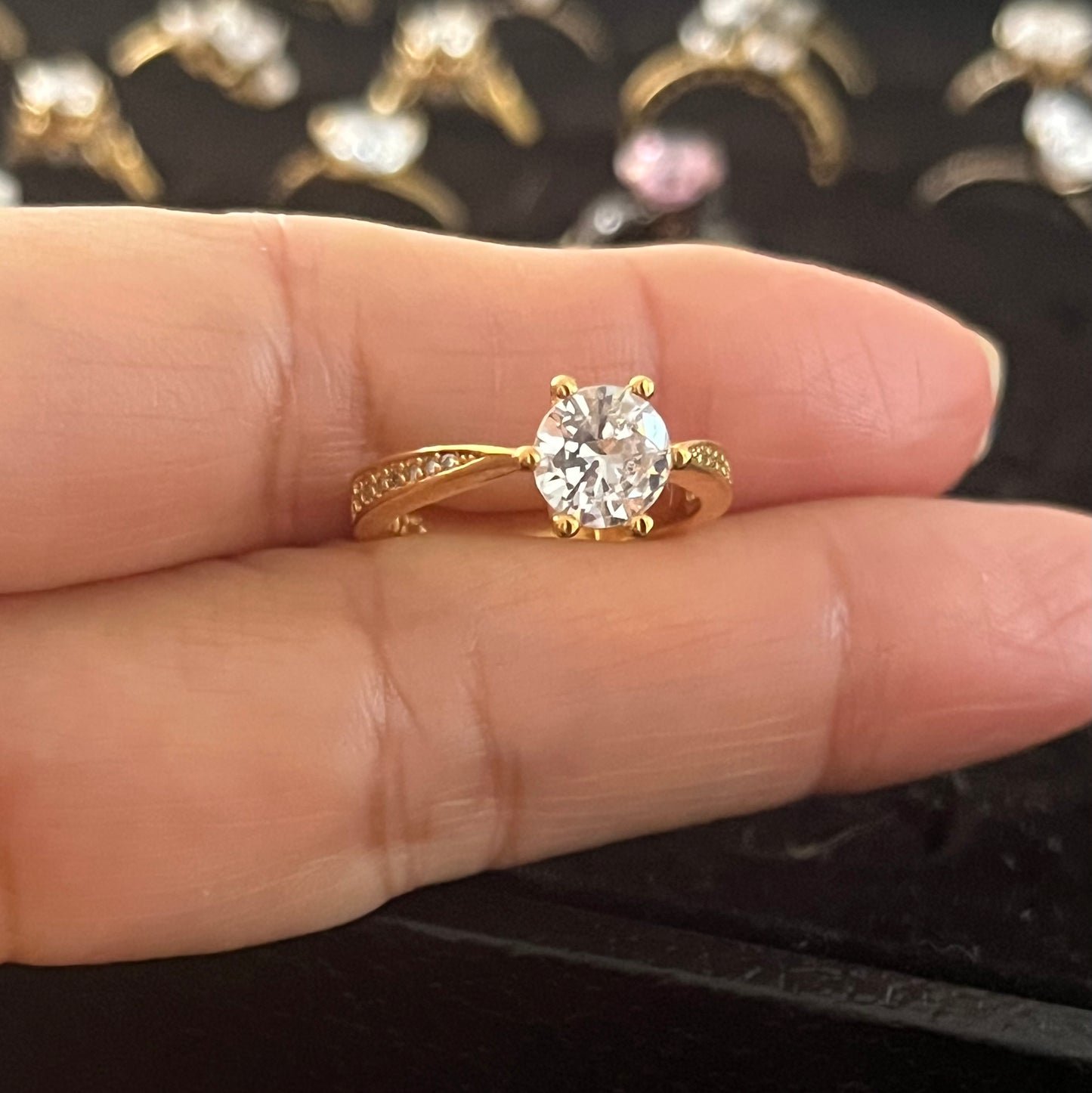 Anillo con 4 Baños de Oro 14k y Zirconias