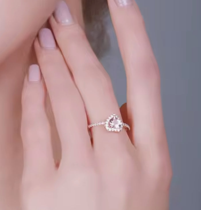 Anillo de Plata 925 con Oro Rosa y Nano Morganita modelo Corazón