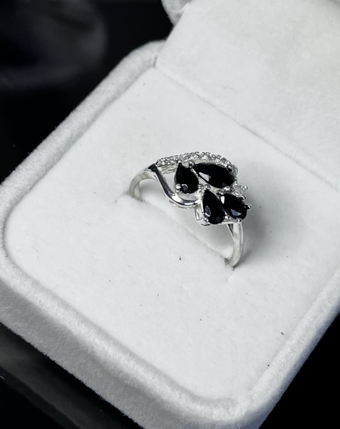 Anillo de Plata 925 con Zirconia en Color Negro