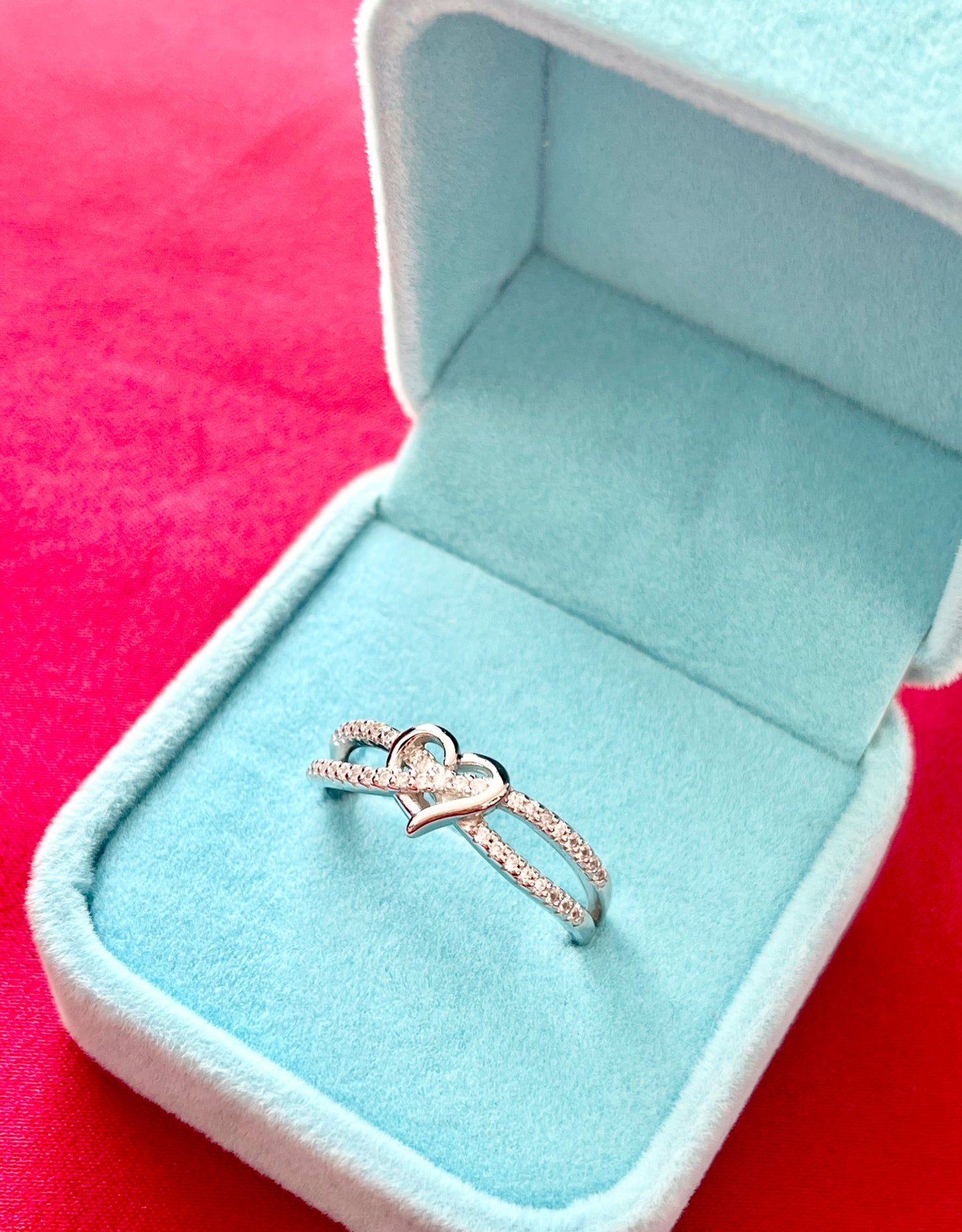 Anillo de Plata 925, con Zirconias, modelo Corazón