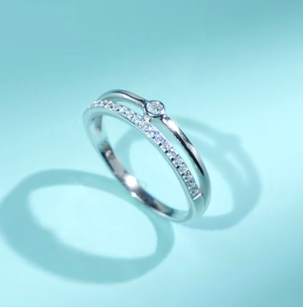 Argolla Doble de Plata 925, con Zirconias
