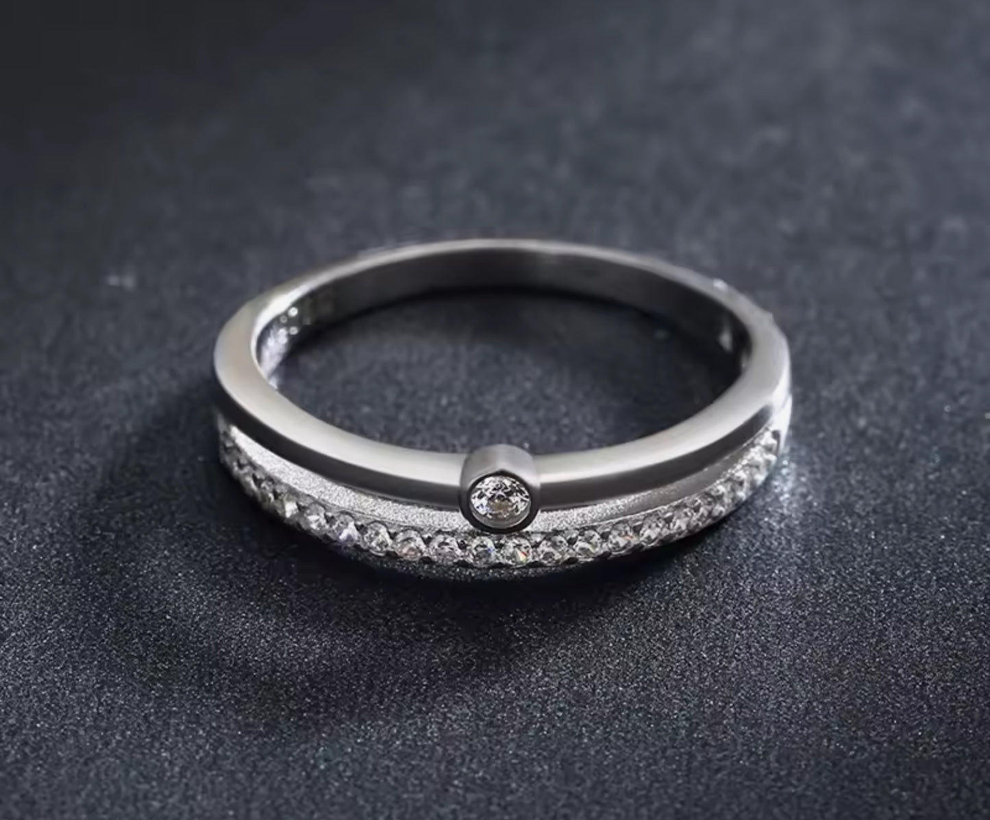 Argolla Doble de Plata 925, con Zirconias