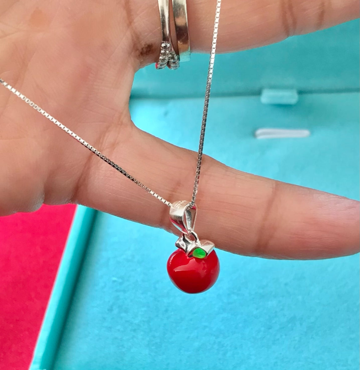 Dije y Cadena de Plata 925 modelo Manzana