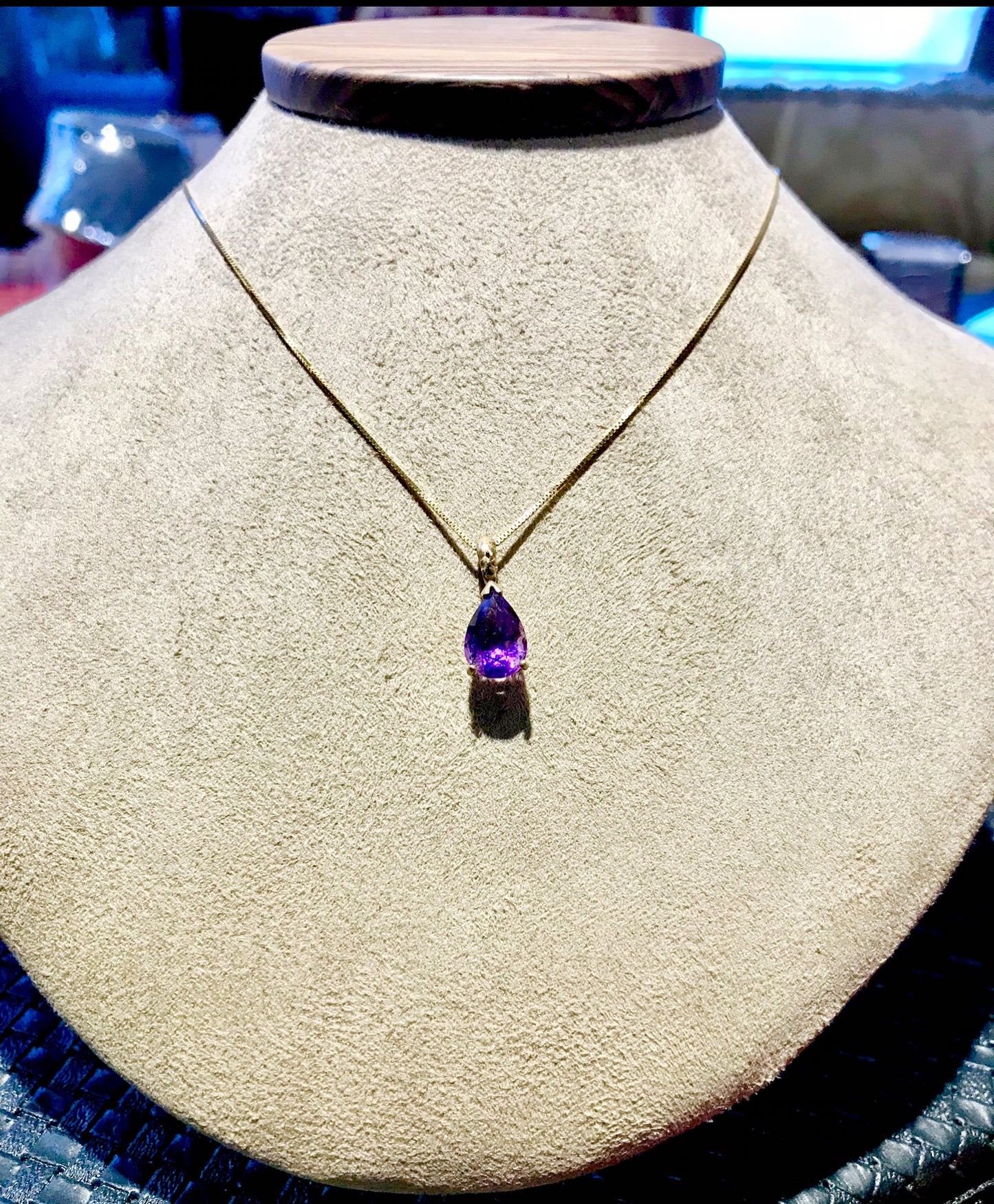Dije de Oro 14k, con Amatista Natural