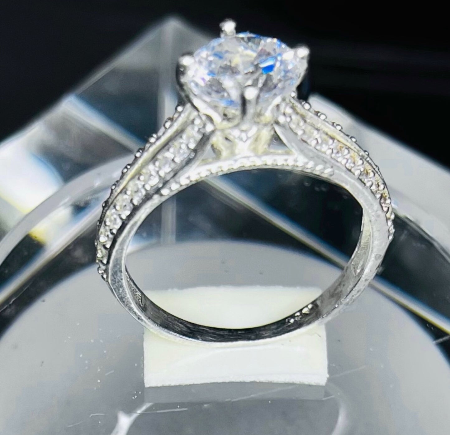 Anillo de Plata 925 con Zirconias