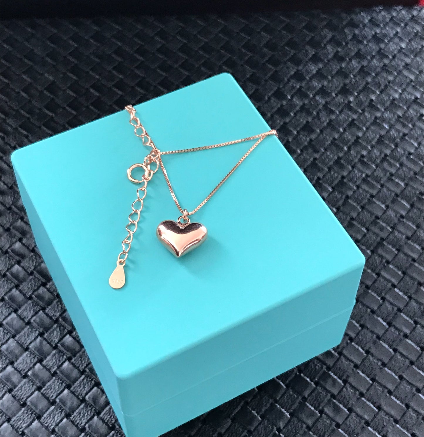 Dije con Cadena de Plata 925 bañados con Oro Rosa, modelo Corazón