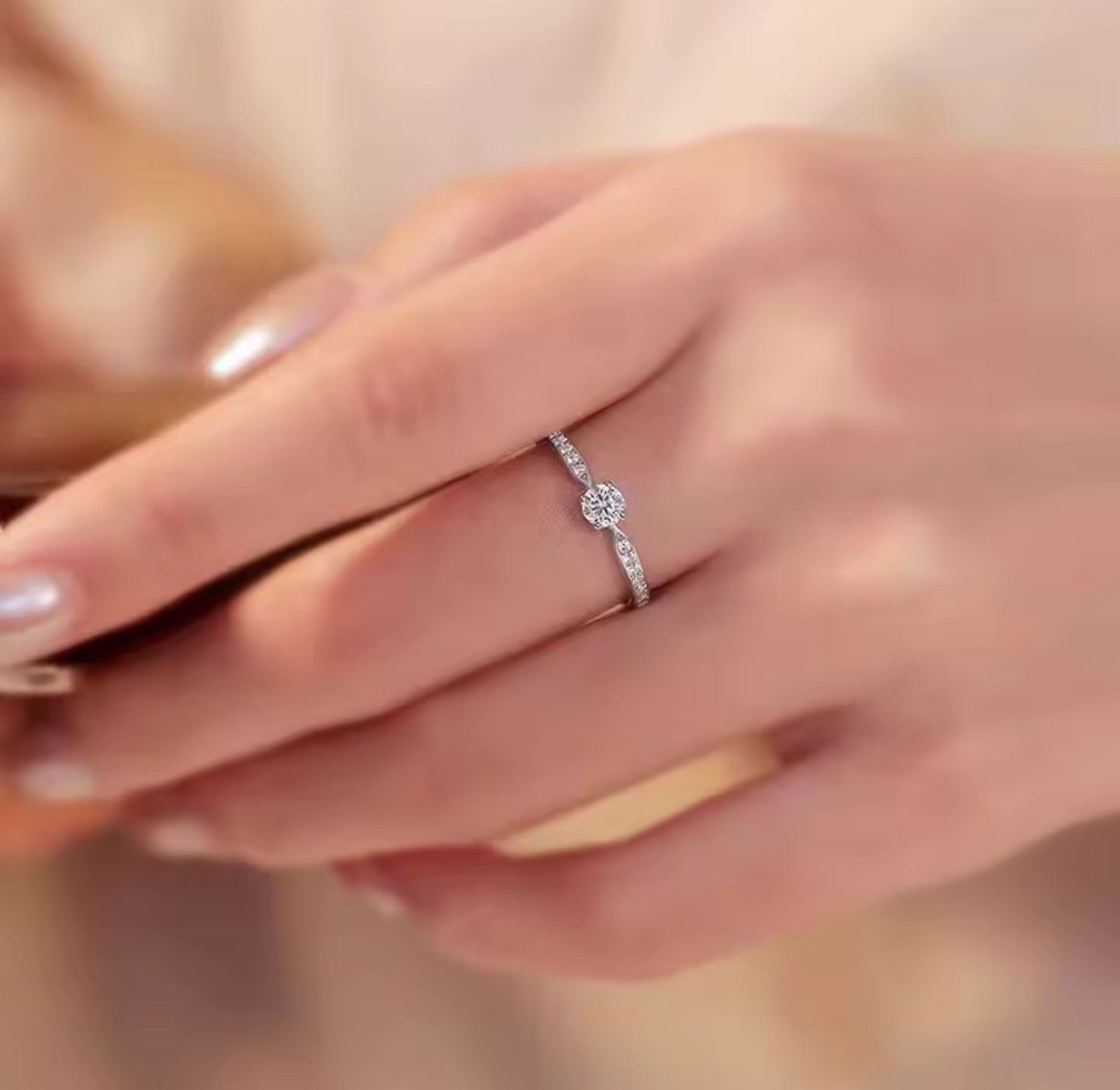 Anillo de Plata 925 con Moissanita Certificada