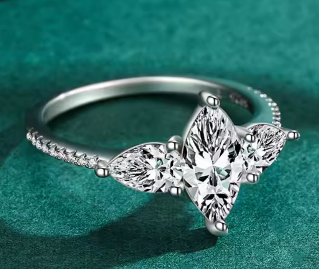 Anillo de Plata 925 con Zirconias
