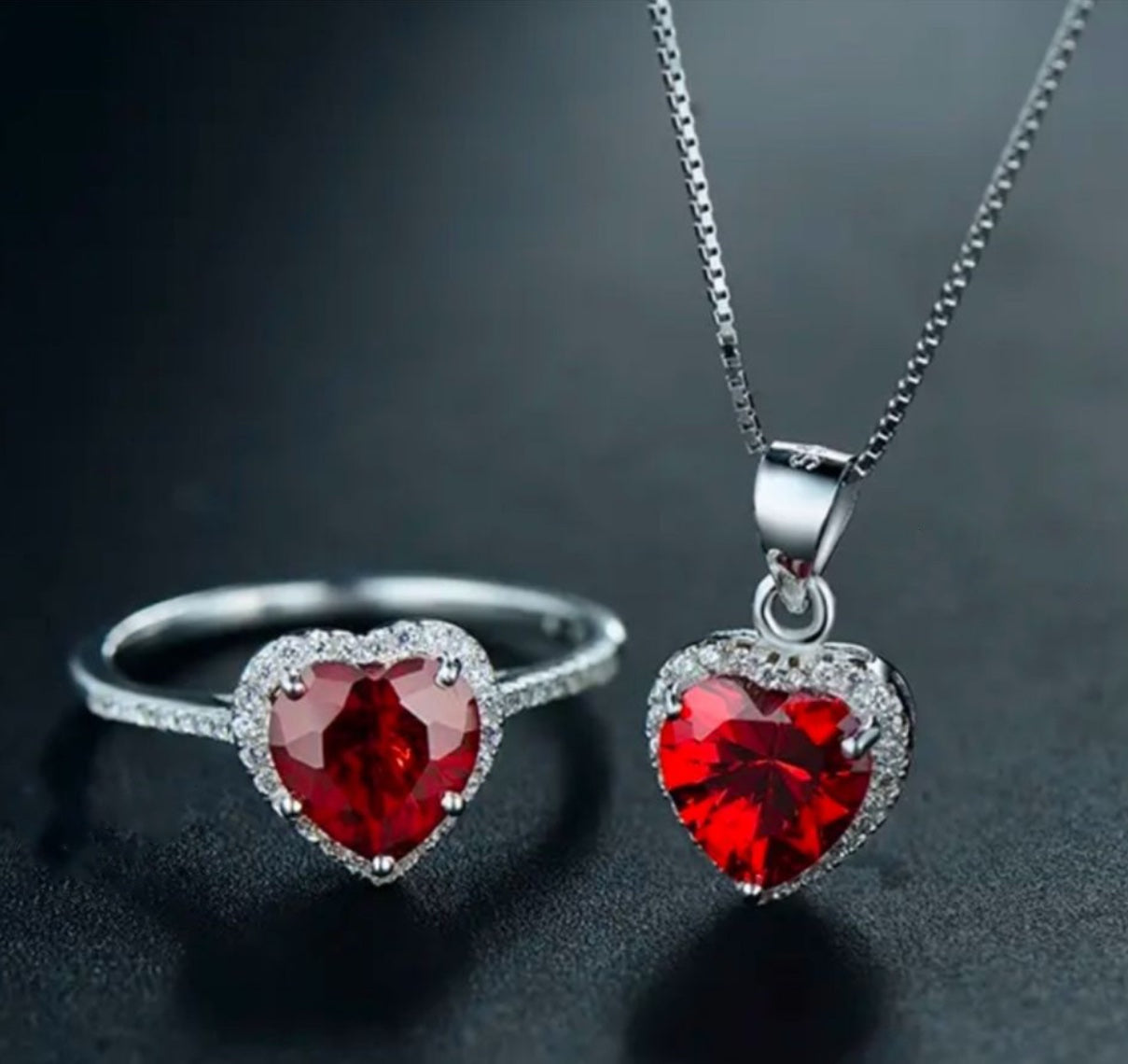 Anillo de Plata 925 con Zirconias modelo Corazón