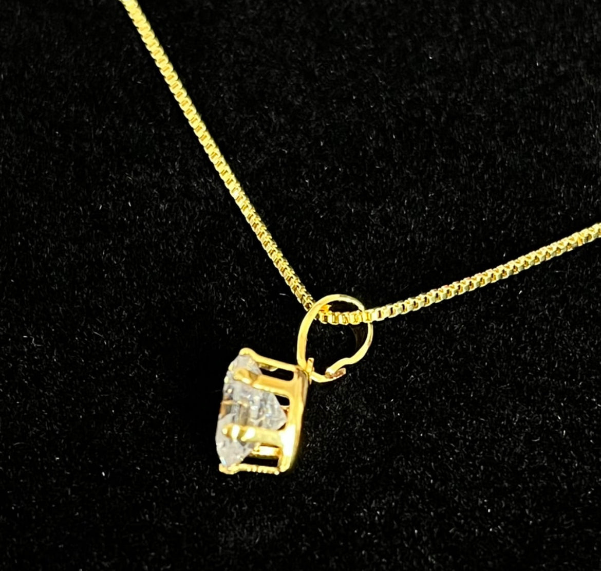 Dije y Cadena en Chapa de Oro 18k con Zirconia