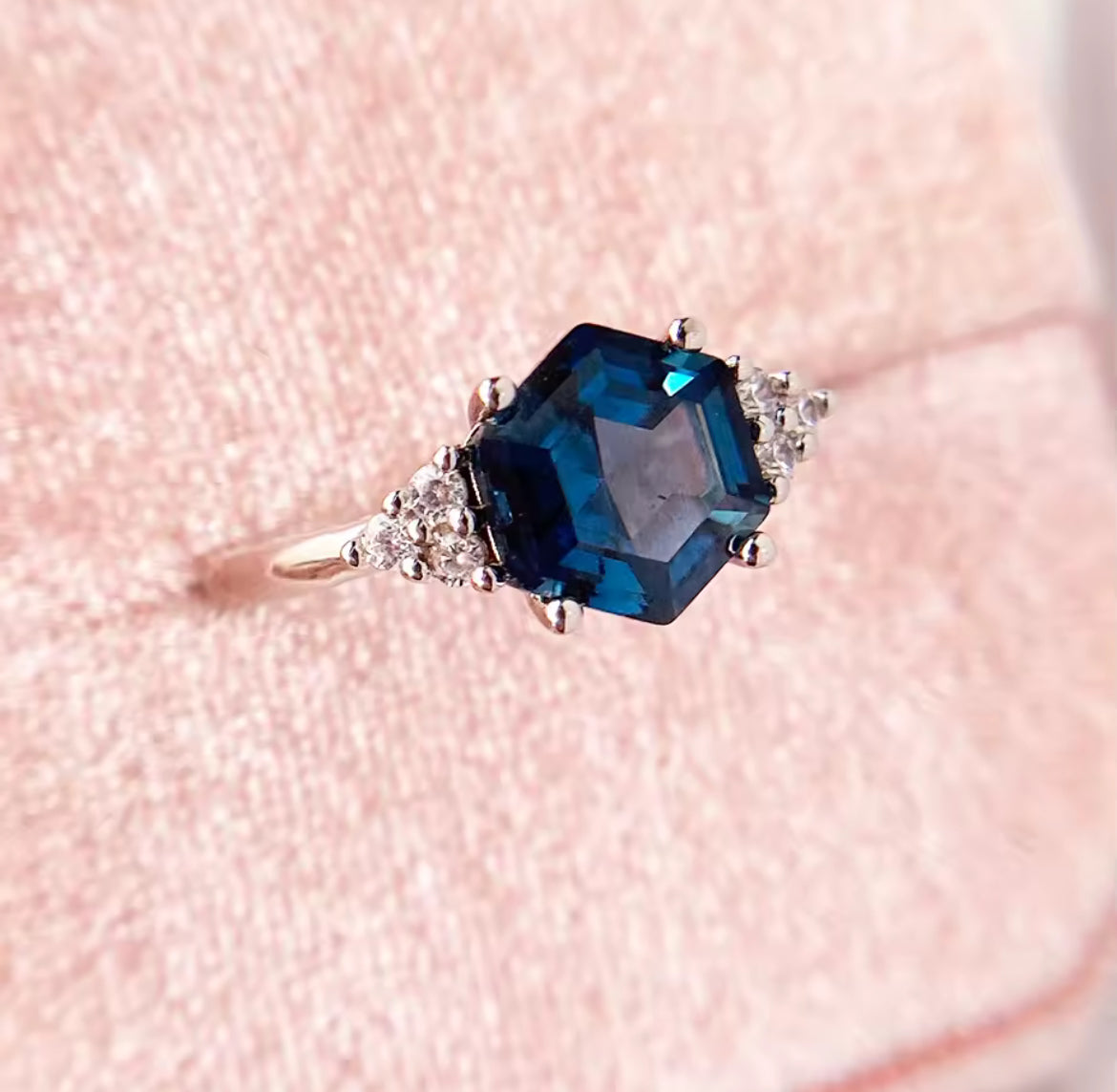Anillo de Plata 925 con Zirconia corte Hexagonal