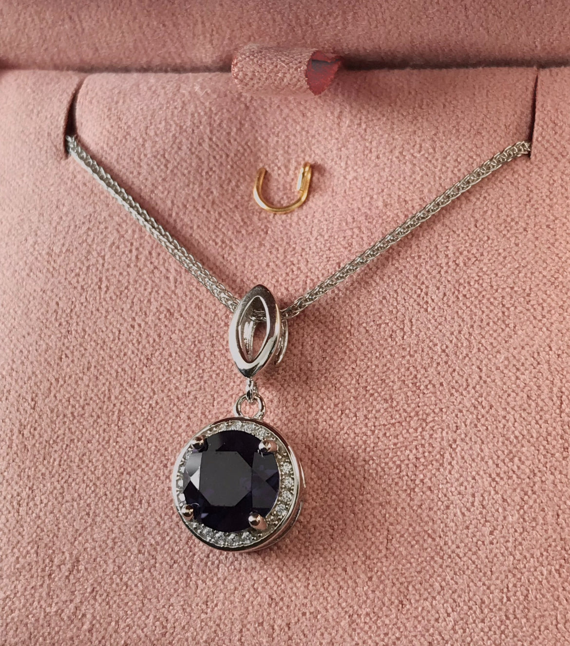 Dije y Cadena de Plata 925 con Zirconias