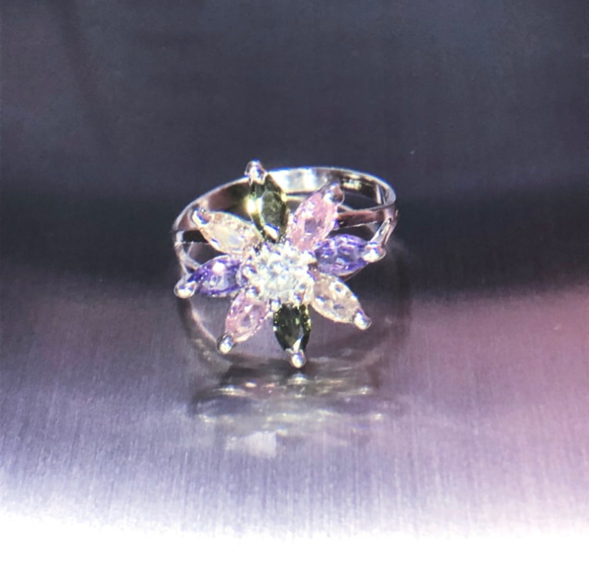 Anillo de Plata 925 con Zirconias modelo Flor
