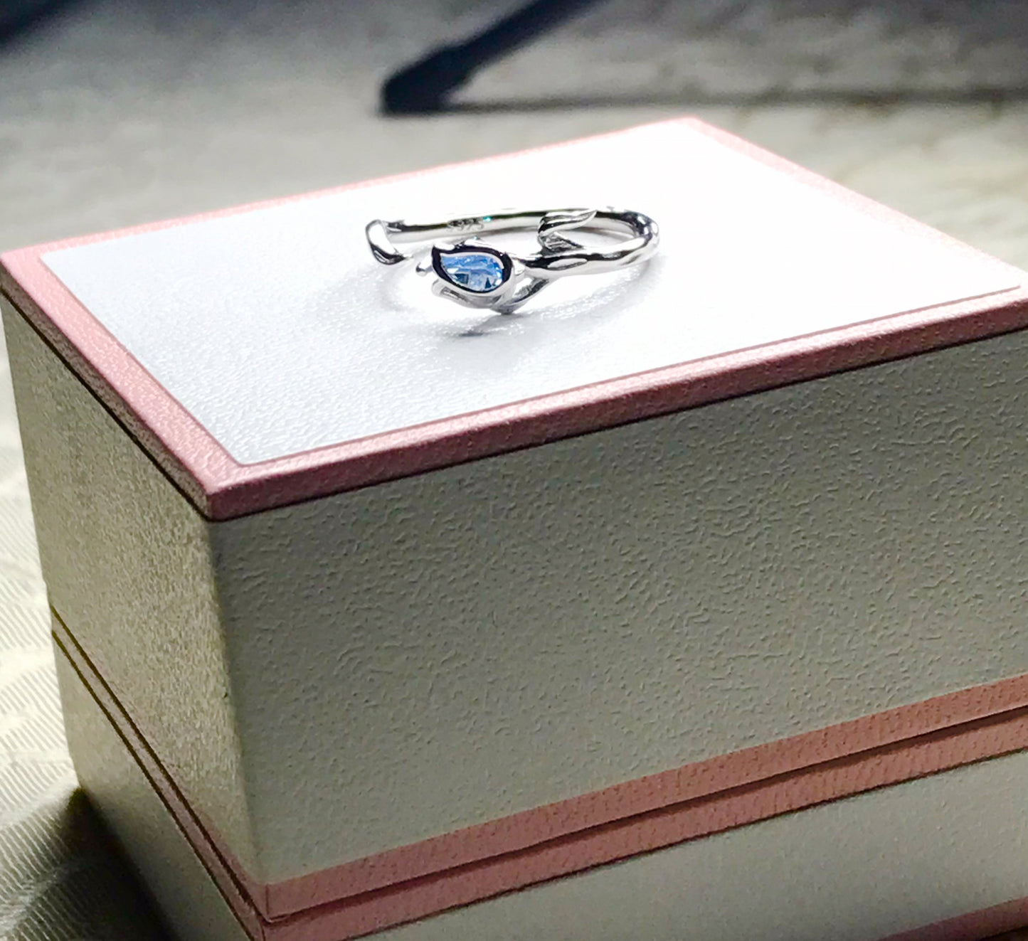 Anillo de Plata 925, Ajustable al Dedo, Modelo Tulipán