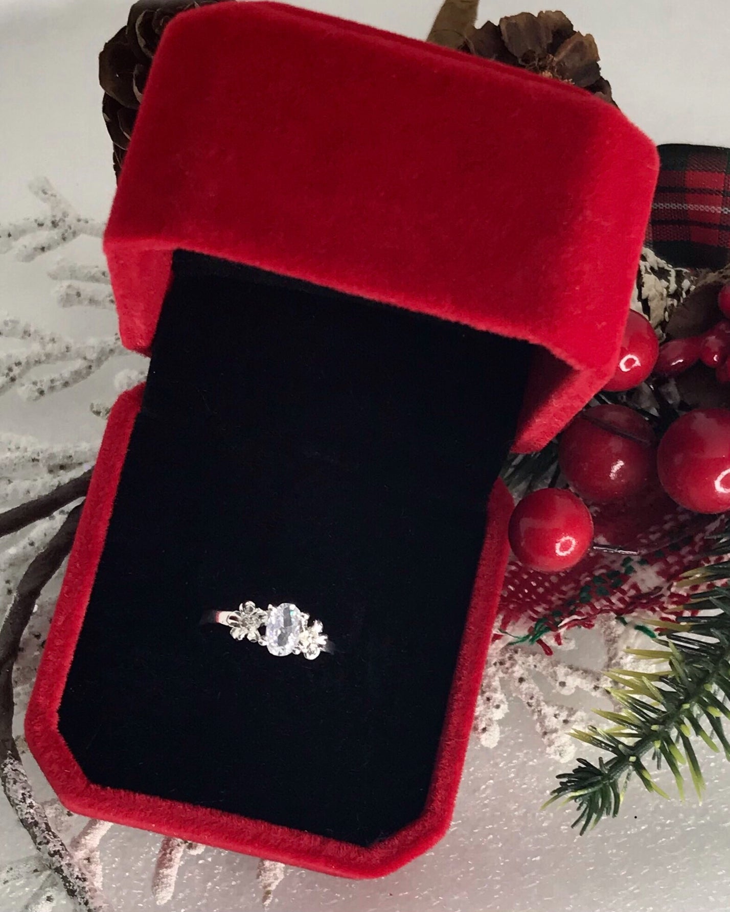 Anillo de Plata 925 con Zirconias