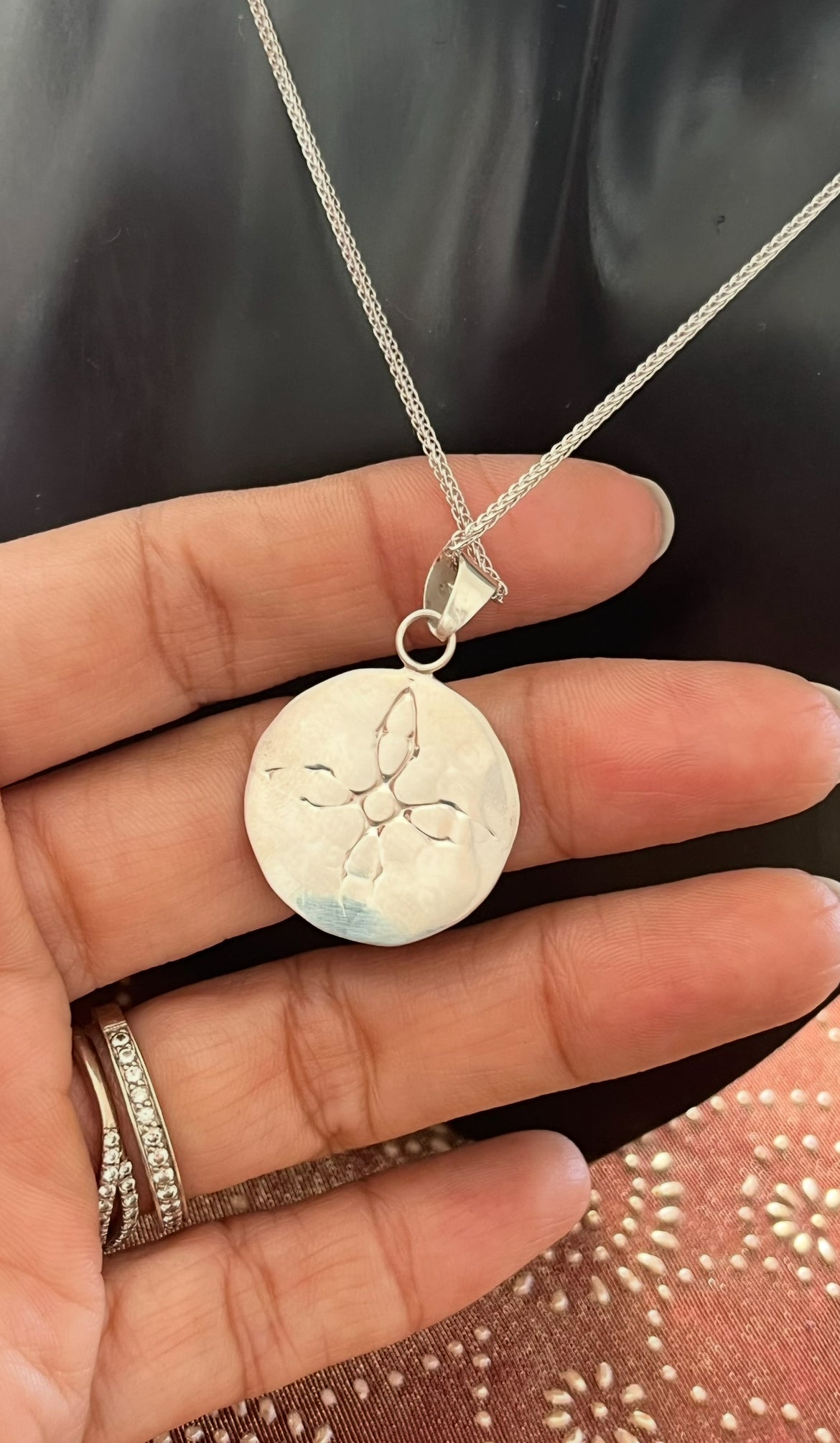 Dije con Cadena de Plata 925 modelo Nudo de Bruja