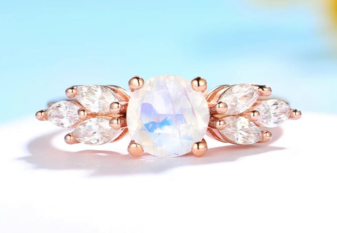 Anillo de Plata 925, con Oro Rosa y Piedra Luna