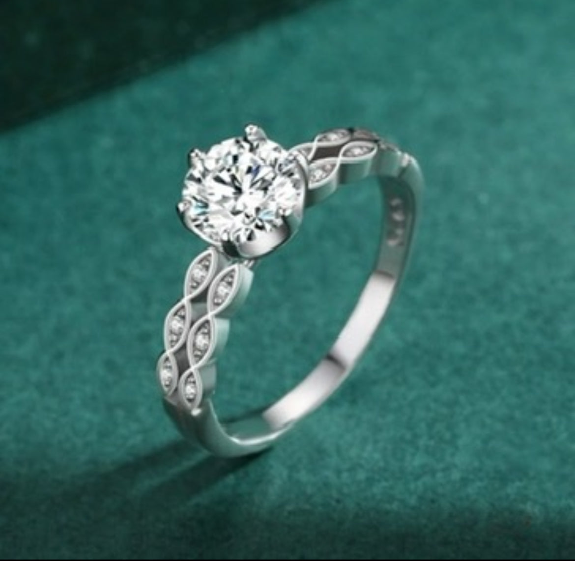 Anillo de Plata 925 con Zirconias