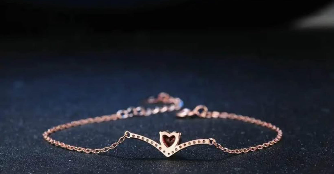 Pulsera de Plata 925 bañada en Oro Rosa con Corazón de Granate Rojo y Zirconias