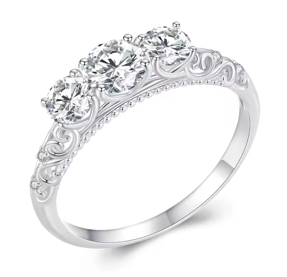 Anillo de Plata 925 con Moissanitas modelo “Pasado, Presente y Futuro”