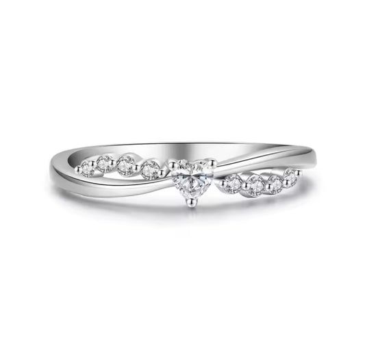 Anillo de Plata 925 con Zirconias modelo Corazón