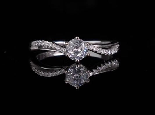 Anillo de Plata 925 con Zirconias
