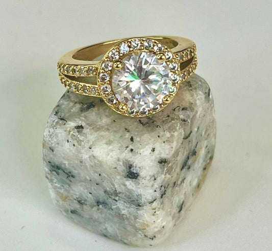 Anillo en Chapa de Oro 18k con Zirconias