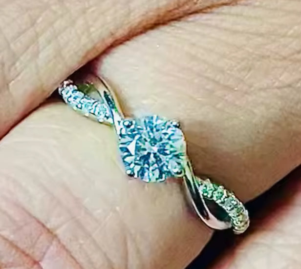 Anillo de Plata 925 con Zirconias, modelo Infinito
