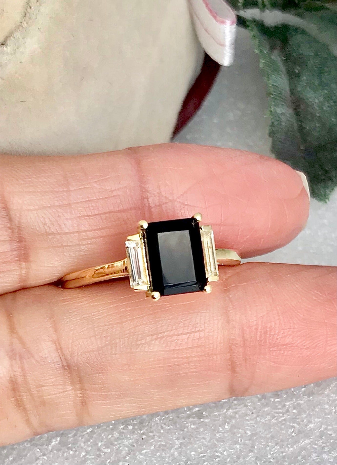 Anillo de Plata 925 con Chapa de Oro 14k, Onyx Natural, y Zirconias
