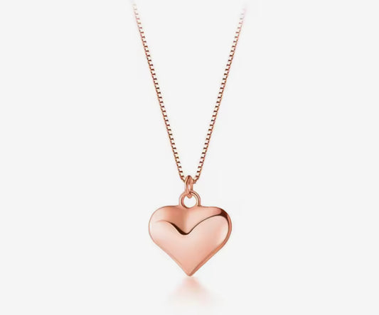 Dije con Cadena de Plata 925 bañados con Oro Rosa, modelo Corazón
