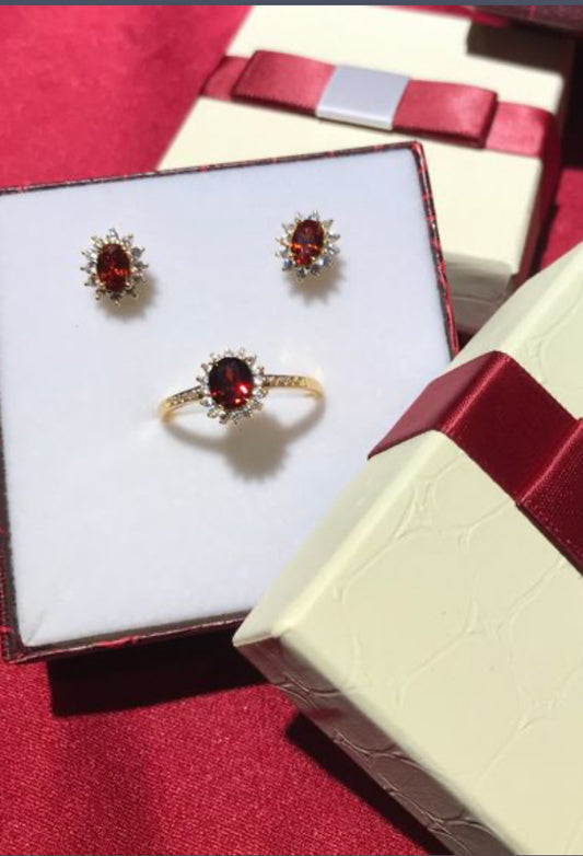 Aretes de Plata 925 bañada en Oro de 18k con Granate Rojo y Zirconias